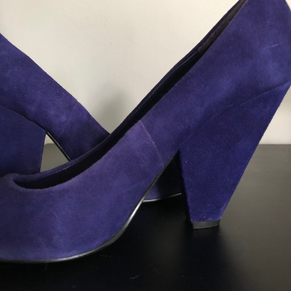 Steve Madden Royal blue pumps in suede